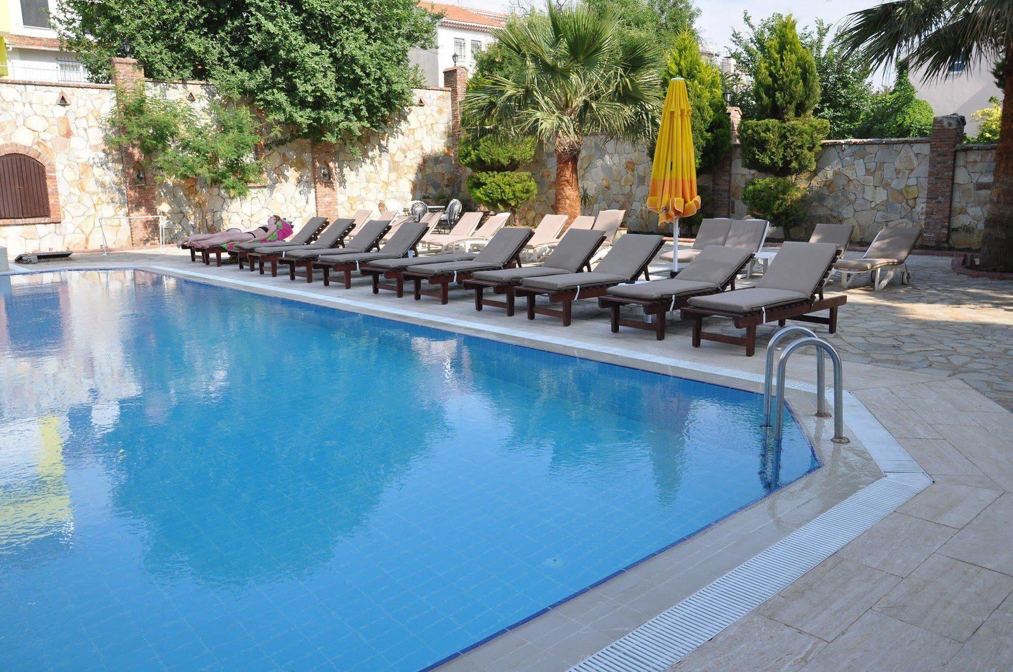 Esat Hotel Kusadası Exterior foto